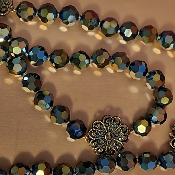 Heidi Daus Dreams do come True Tassel drop Necklace in Green Aurora Bor(… - Picture 2 of 5